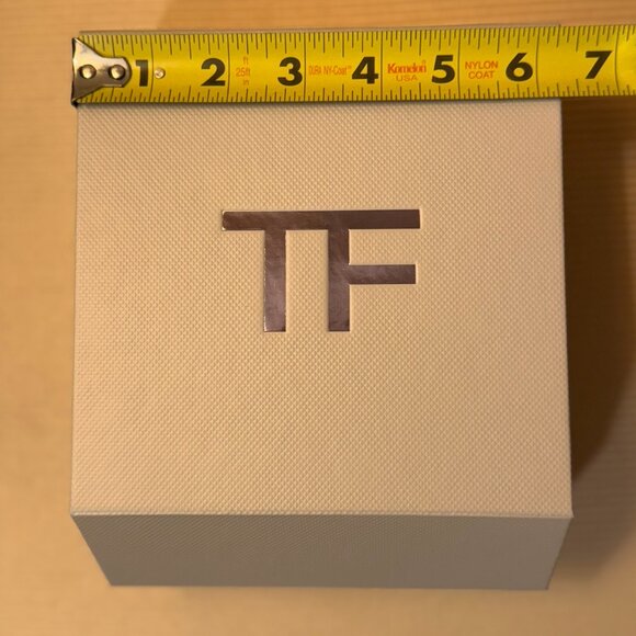 Tom Ford Gift Box with envelope and Ribbon - Picture 3 of 7